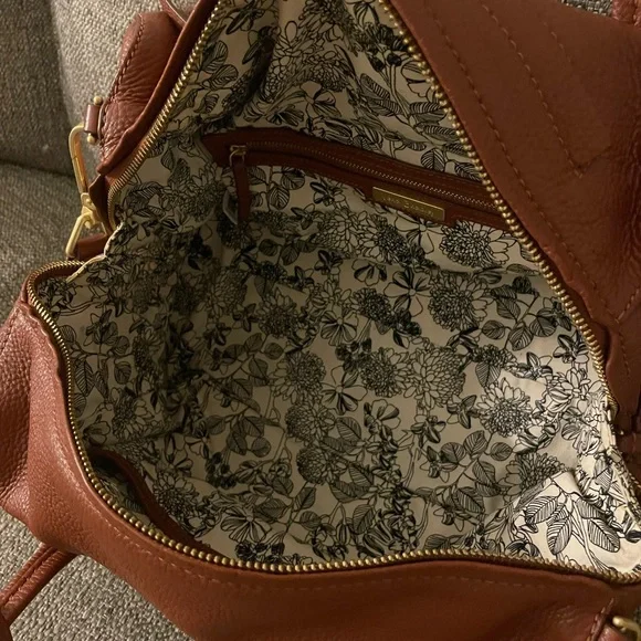 Vera Bradley "Mallory" leather satchel bag. - Picture 9 of 9